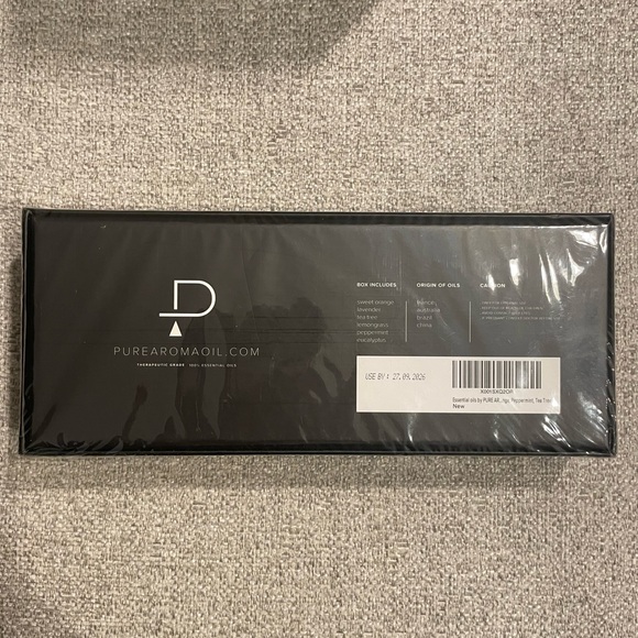 NWT Set - diffuser and essential oils - Picture 4 of 10